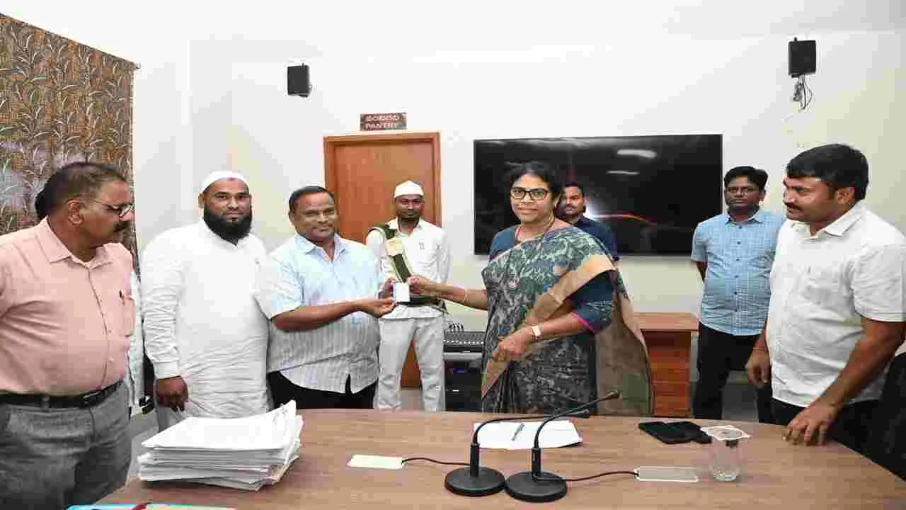 kumaram bheem asifabad- ప్రజలకు అవగాహన కల్పించాలి