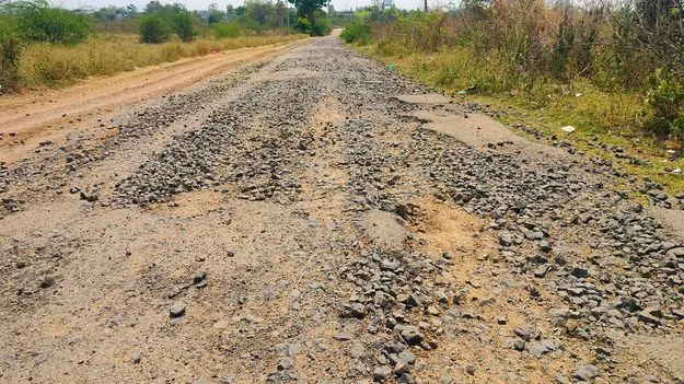 kumaram bheem asifabad- అధ్వానంగా ఎల్లారం రోడ్డు