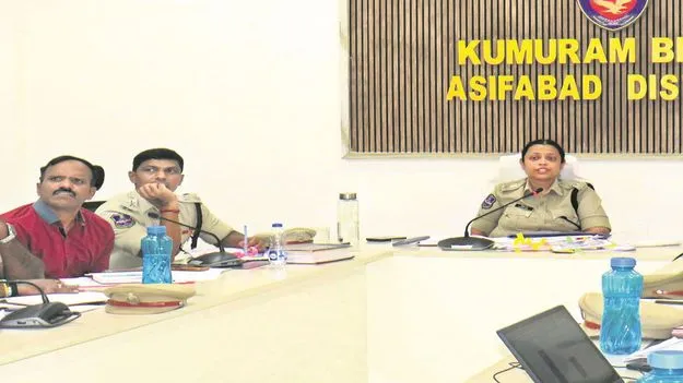 kumaram bheem asifabad-పెండింగ్‌ కేసులపై దృష్టి సారించాలి
