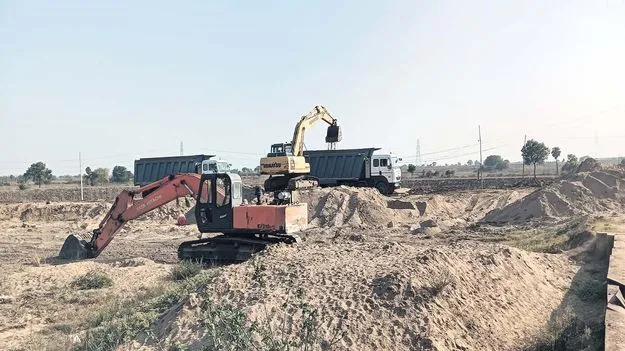 మూసీని తోడేస్తున్నారు