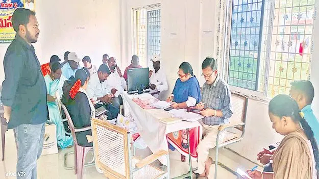 ‘సర్‌’ ఎక్కడున్నారు..?