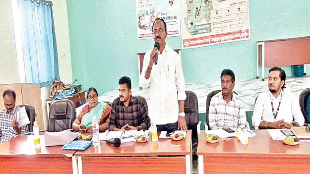 ప్రతి చిరు వ్యాపారికి రుణం: కమిషనర్‌