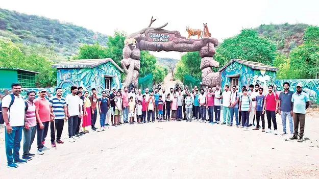 నల్లమల ఒడిలో యోగా సాధకుల ట్రెక్కింగ్‌ 