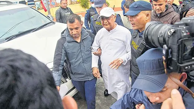 నేపాల్‌ మాజీ ప్రధాని ఓలీ అరెస్టు