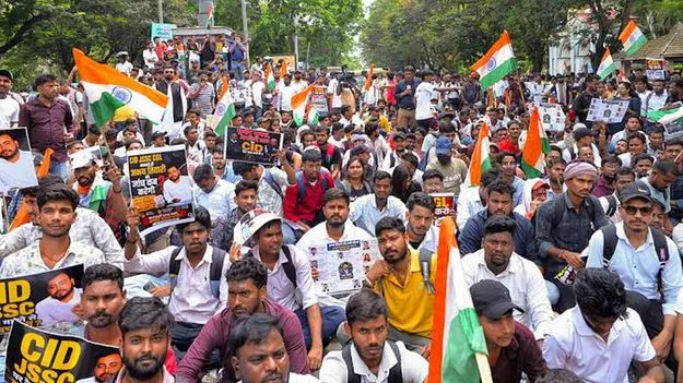 ఝార్ఖండ్‌ అసెంబ్లీ ముట్టడి..300మందిపై కేసు!