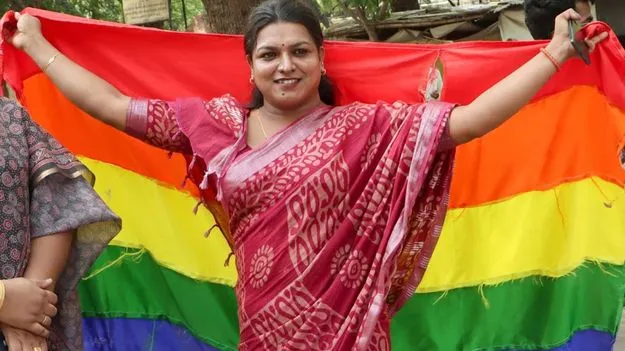 ట్రాన్స్‌జెండర్‌ సవరణ బిల్లును వెనక్కి తీసుకోండి!