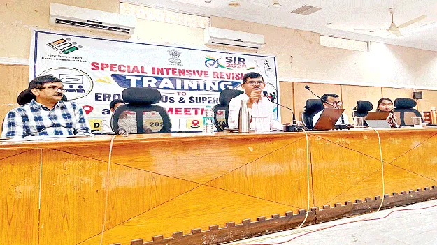 అర్హులకు ఓటర్ల జాబితాలో చోటు