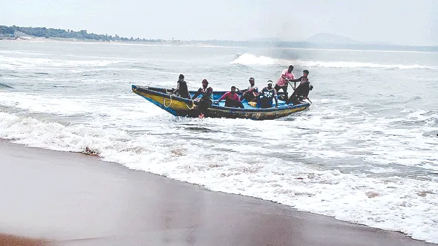 When will the fish landing center open? ఫిష్‌ ల్యాండింగ్‌ సెంటర్‌  ఎప్పటికో?