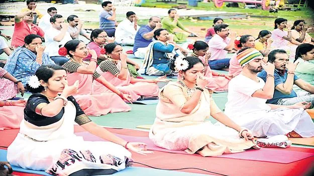 యోగాతో ఆరోగ్యకరమైన సమాజం