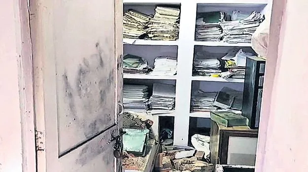 పాడేరు సబ్‌ పోస్టాఫీసులో చోరీ