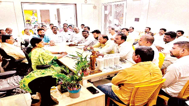 స్థానిక ఎన్నికలకు సమాయత్తం కావాలి