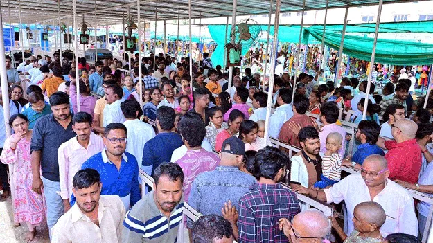 వరసిద్ధుని దర్శనానికి 4 గంటలు