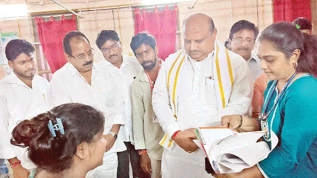 వైద్య సేవలు అందుతున్నాయా ?