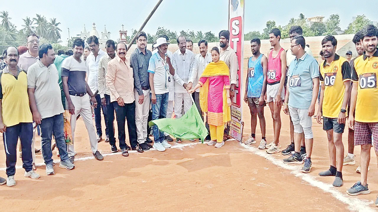 ఉత్సాహంగా లేజర్‌ రన్‌ పోటీలు ప్రారంభం 