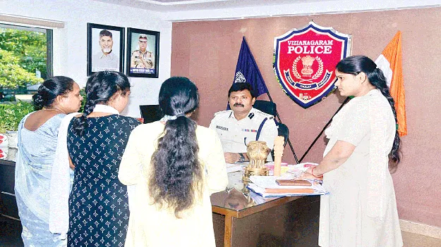   సత్వర న్యాయం అందించండి