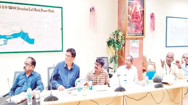 నాలుగవ యూనిట్‌  సిద్ధం చేయాలి