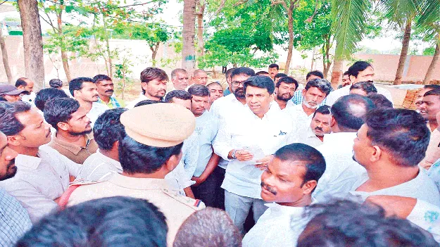 రైతులను మోసగించిన వారిపై చర్యలు తీసుకోవాలి