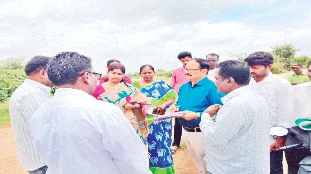 భూముల రీ సర్వేలో వేగం పెంచాలి