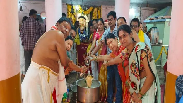 kumaram bheem asifabad-భక్తిశ్రద్ధలతో వాసవీ కన్యకా పరమేశ్వరి జయంతి