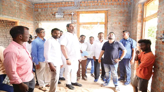 మౌలిక వసతుల కల్పనకు ప్రాధాన్యం