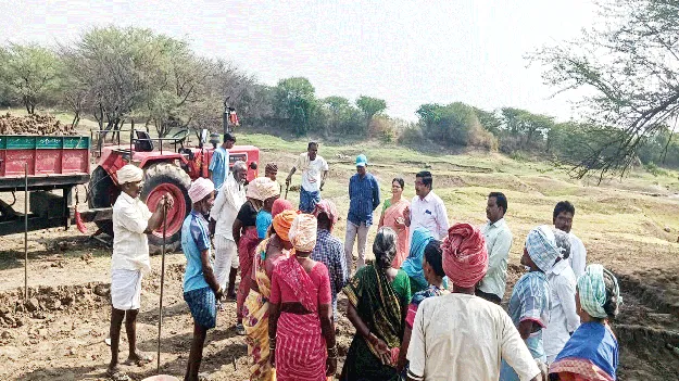లక్ష్యం మేరకు మొక్కలు పెంచాలి