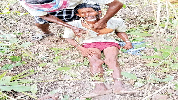 కాళ్లు, చేతులు కట్టేసి.. పొదల్లో పడేసి..