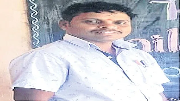 రోడ్డు ప్రమాదంలో ఉపాధ్యాయుడి మృతి
