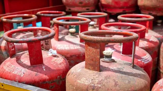 13 శాతం తగ్గిన ఎల్పీజీ వినియోగం