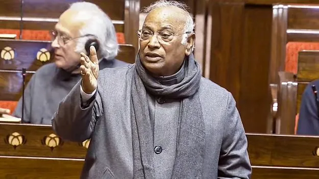 మహిళా కోటా సవరణకు ఏమిటా ఆత్రం?