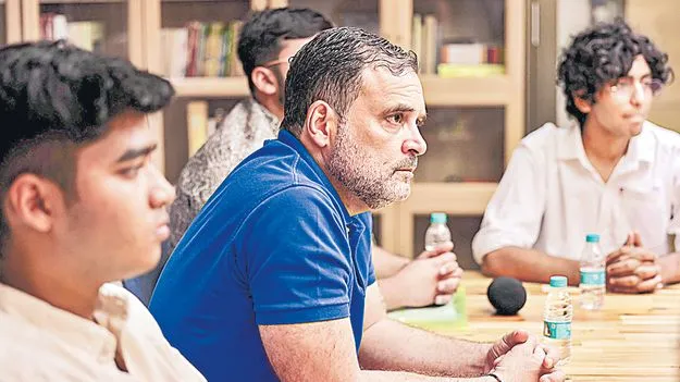 సీబీఎస్ఈ జవాబుపత్రాలు ఫోన్లతో స్కానింగ్‌