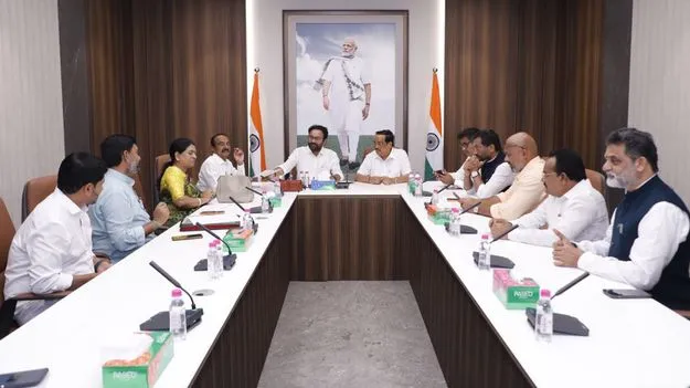 కాంగ్రెస్‌దే పేపర్‌ లీకుల చరిత్ర!