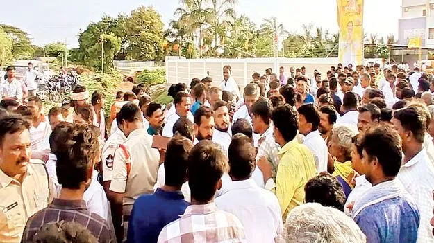 మాధవరంలో ఉద్రిక్తత 