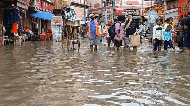 యూపీలో వర్షాల బీభత్సం..