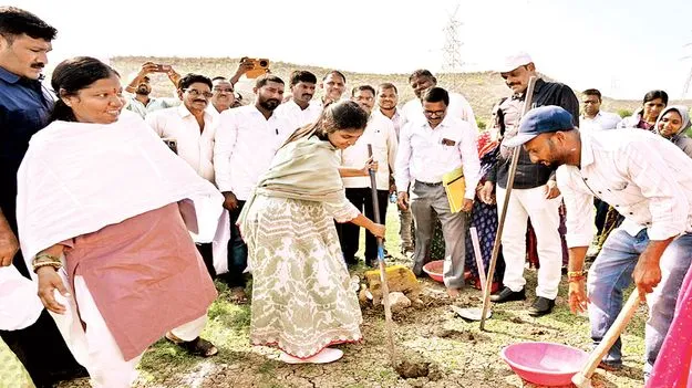 జలధారతో భూగర్భ జలాలు 