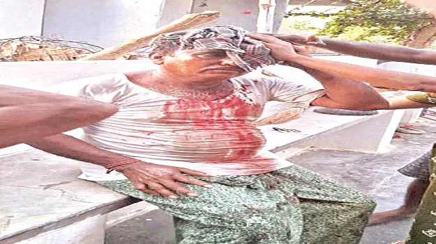 గోడ సమస్యపై కొట్లాట