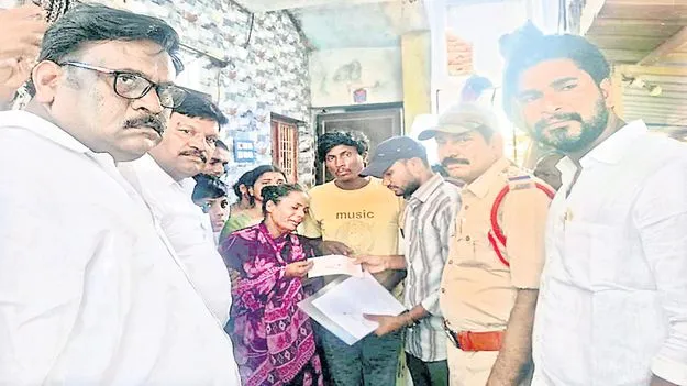 కేజీబీవీ ప్రిన్సిపాల్‌తో సహా ఐదుగురి సస్పెన్షన్‌