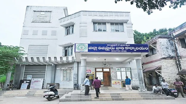 రిజిస్ట్రేషన్ల దూకుడు