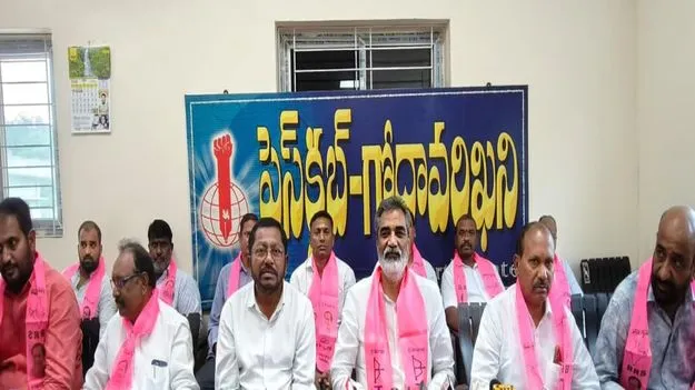 సింగరేణిపై ప్రేమ ఉంటే బొగ్గు బ్లాక్‌లను ఇప్పించండి