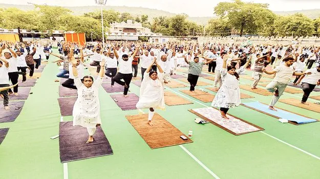 యోగాతోనే సంపూర్ణ ఆరోగ్యం : కలెక్టర్‌