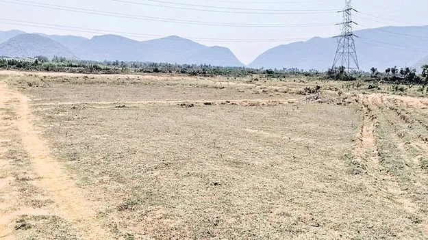 పయనీర్‌కు భూముల ధారాదత్తం