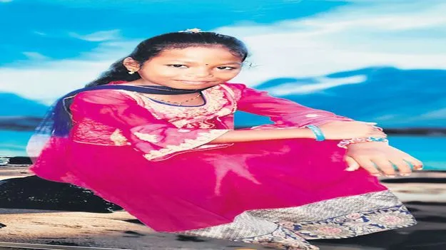 పిడుగుపాటుకు బాలిక మృతి