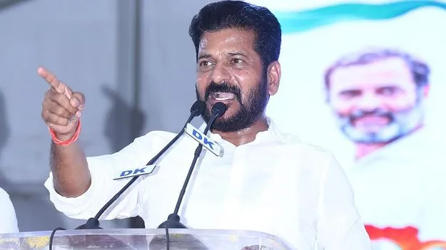 విద్వేషాన్ని వ్యాప్తి చేస్తున్న రేవంత్‌