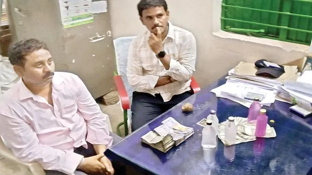    ఏసీబీకి చిక్కిన ఏఈవో 