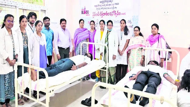 ప్రాణాలు కాపాడే సేవకులు రక్తదాతలు