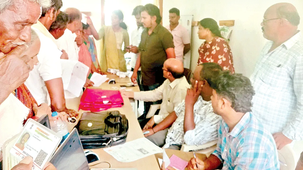 రైతులందరికి ఎరువులు పంపిణీ చేయాలి: జేడీఏ