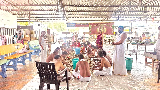 హుండీ ఆదాయం రూ.6.73 లక్షలు