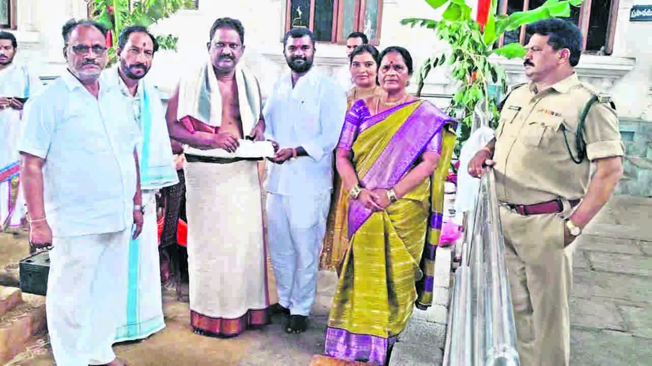 DONATION: కసాపురం ఆలయానికి రూ. 2.34లక్షల విరాళం