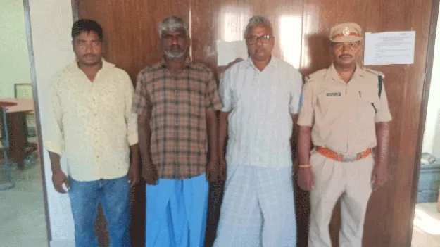 ఎర్రచందనం కేసులో ముగ్గురికి జైలు