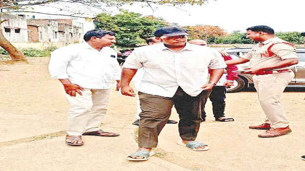 దొరికిపోయారు
