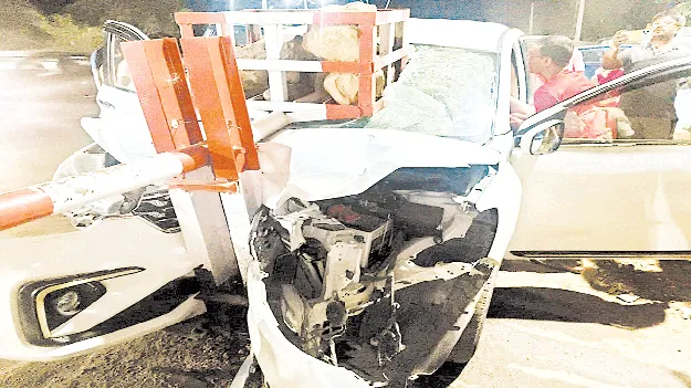  శ్రీశైలంలో రోడ్డు ప్రమాదం